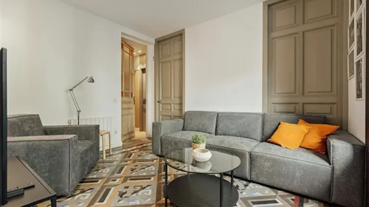 Rooms in Barcelona Eixample - photo 10