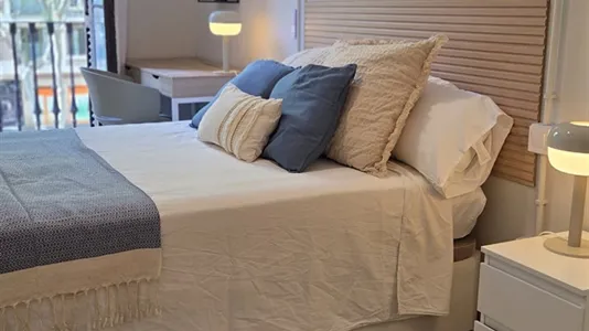 Rooms in Barcelona Eixample - photo 2
