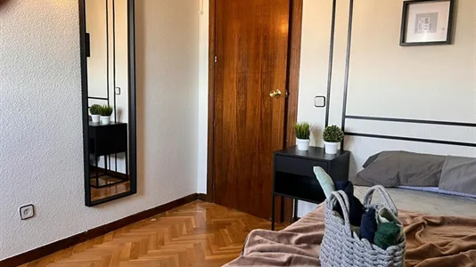 Rooms in Madrid Retiro - photo 6