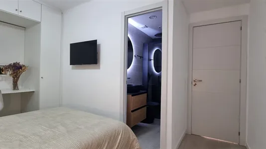 Rooms in Málaga - photo 2