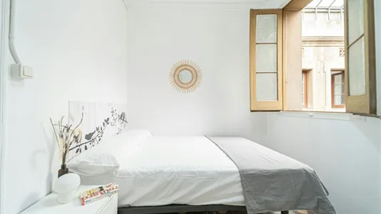 Rooms in Barcelona Ciutat Vella - photo 2