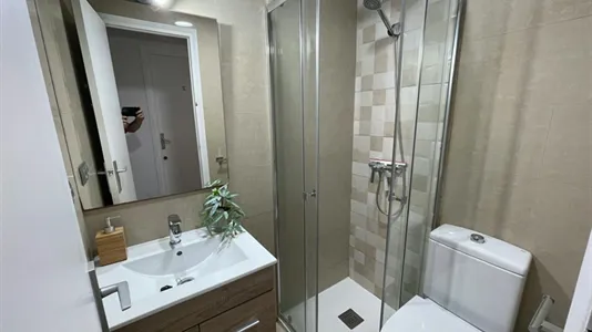 Rooms in Barcelona Sants-Montjuïc - photo 10