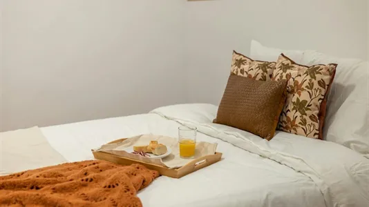 Rooms in Barcelona Ciutat Vella - photo 5