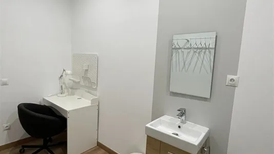 Rooms in Barcelona Ciutat Vella - photo 4