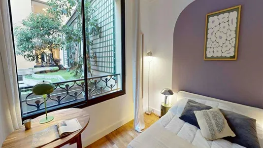 Rooms in Paris 8ème arrondissement - photo 5