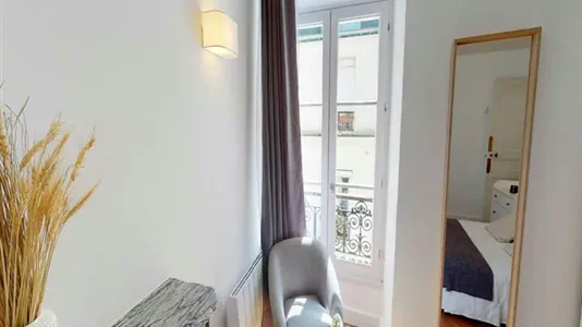 Rooms in Paris 8ème arrondissement - photo 2
