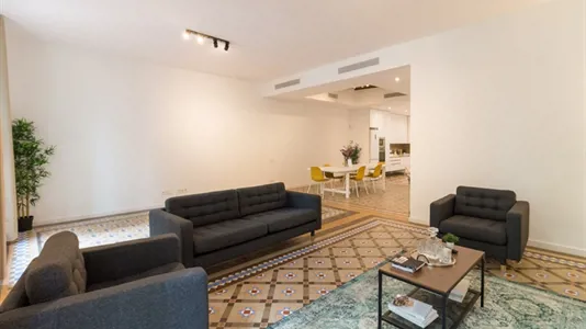 Apartments in Barcelona Ciutat Vella - photo 2