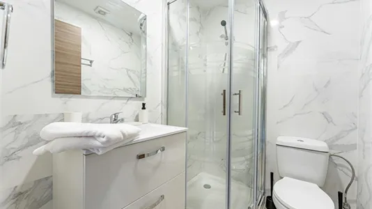 Rooms in Madrid Centro - photo 4