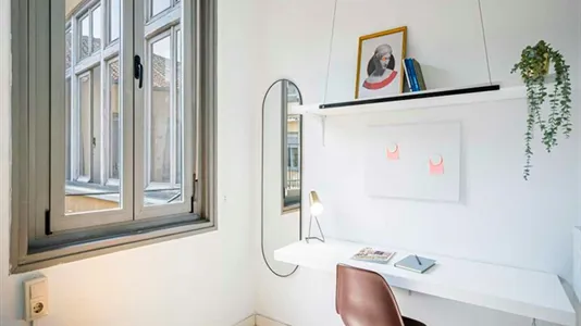 Rooms in Madrid Centro - photo 8