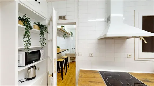 Rooms in Barcelona Eixample - photo 7
