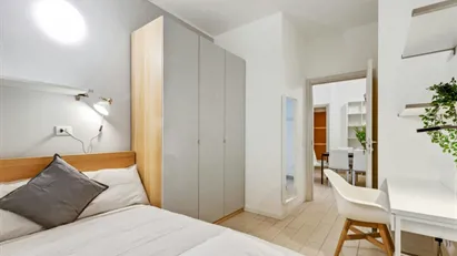Room for rent in Milano Zona 4 - Vittoria, Forlanini, Milan