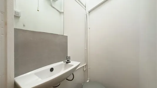 Rooms in Barcelona Ciutat Vella - photo 8