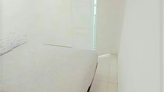 Apartments in Barcelona Ciutat Vella - photo 2