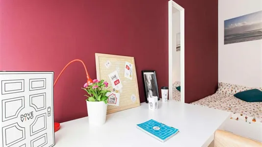 Rooms in Milano Zona 8 - Fiera, Gallaratese, Quarto Oggiaro - photo 5