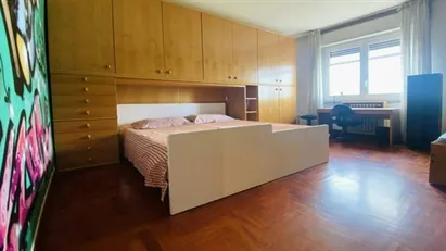 Room for rent in Milano Zona 6 - Barona, Lorenteggio, Milan