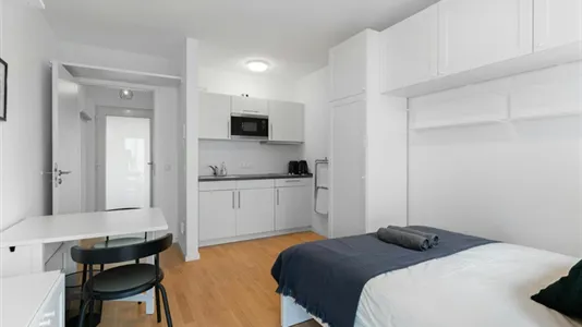 Apartments in Berlin Lichtenberg - photo 4