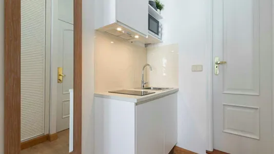 Rooms in Madrid Centro - photo 6