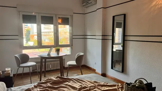 Rooms in Madrid Chamartín - photo 10