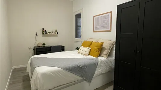 Rooms in Barcelona Sants-Montjuïc - photo 5