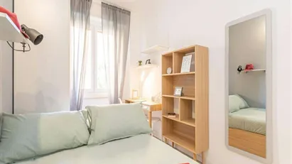 Room for rent in Milano Zona 8 - Fiera, Gallaratese, Quarto Oggiaro, Milan