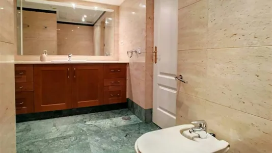 Rooms in Madrid Centro - photo 10