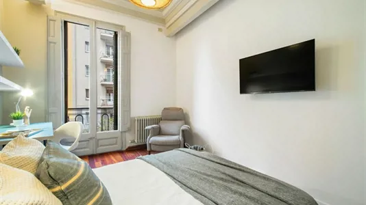 Rooms in Barcelona Gràcia - photo 2