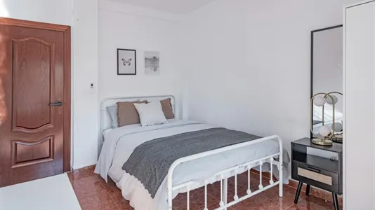 Rooms in Benimamet - photo 9