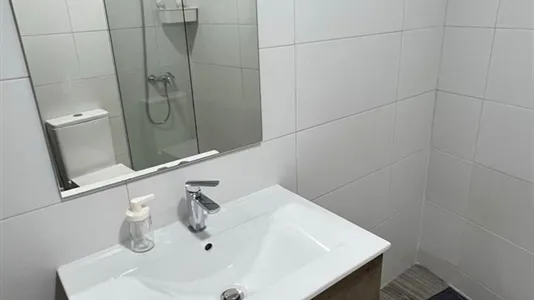 Rooms in Madrid Centro - photo 7