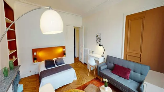 Rooms in Paris 7ème arrondissement - photo 4