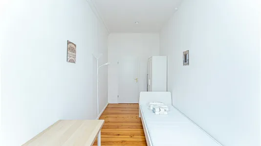 Rooms in Berlin Charlottenburg-Wilmersdorf - photo 3