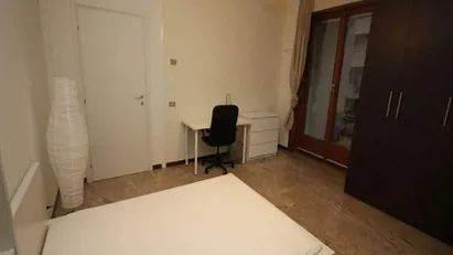 Room for rent in Milano Zona 6 - Barona, Lorenteggio, Milan