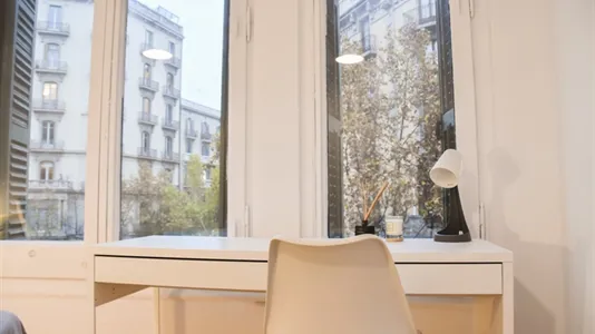 Rooms in Barcelona Eixample - photo 7