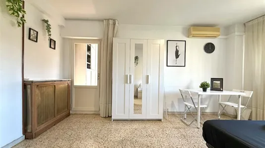 Rooms in Zaragoza - photo 10