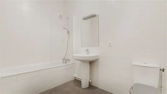 Rooms in Paris 19ème arrondissement - photo 7