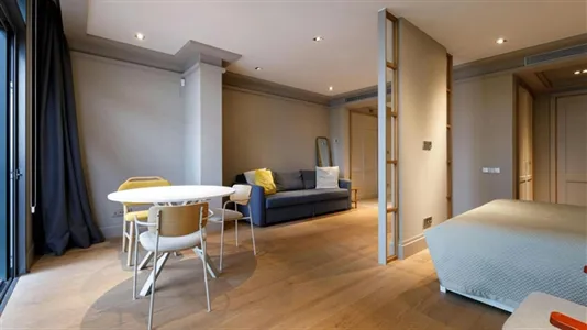 Apartments in Barcelona Eixample - photo 6