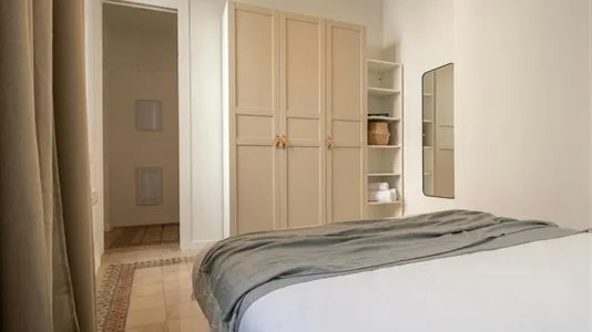 Apartments in Barcelona Ciutat Vella - photo 4