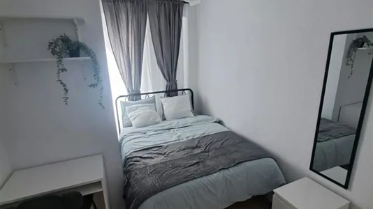 Rooms in Tavernes Blanques - photo 1