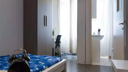 Room for rent in Milano Zona 5 - Vigentino, Chiaravalle, Gratosoglio, Milan