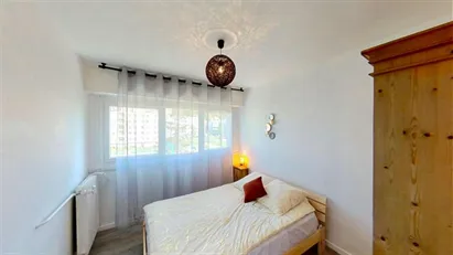 Room for rent in Saint-Julien-en-Genevois, Auvergne-Rhône-Alpes