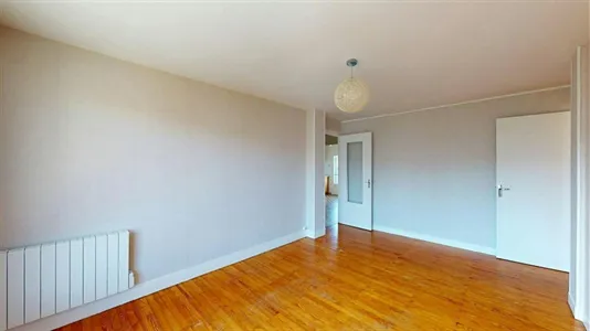 Apartments in Grenoble - photo 2
