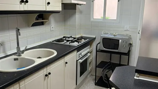 Rooms in Almería - photo 9