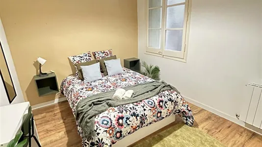 Rooms in Barcelona Sants-Montjuïc - photo 2