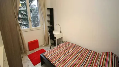 Room for rent in Milano Zona 6 - Barona, Lorenteggio, Milan
