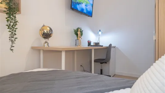 Rooms in Madrid Retiro - photo 8