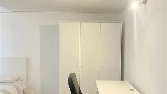 Rooms in Genoa - photo 4