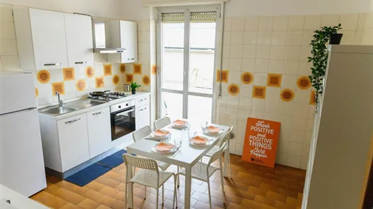 Rooms in Lecco - photo 9