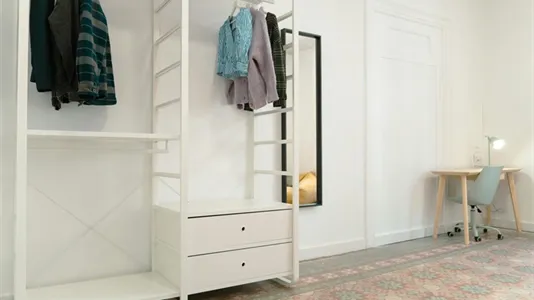 Rooms in Barcelona Ciutat Vella - photo 10