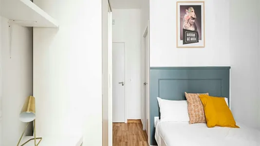 Rooms in Madrid Centro - photo 2