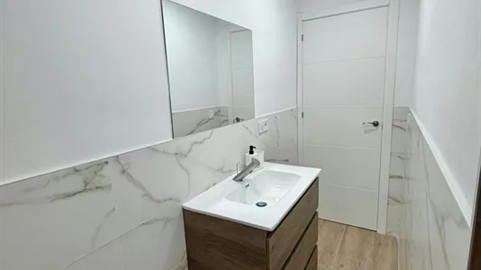 Rooms in Mislata - photo 9