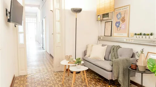 Rooms in Barcelona Eixample - photo 8